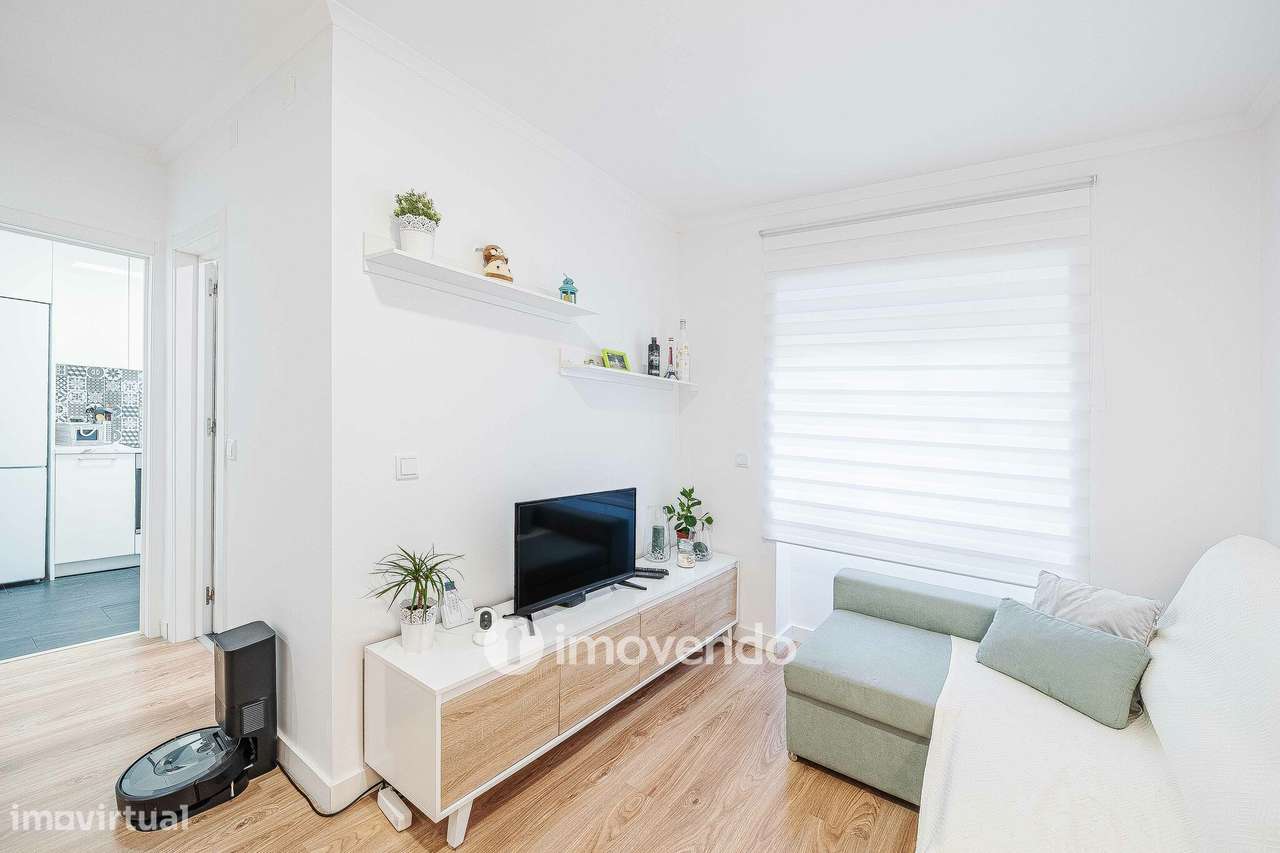 Apartamento T2 totalmente renovado, com cozinha equipada, na Amadora - Grande imagem: 5/39