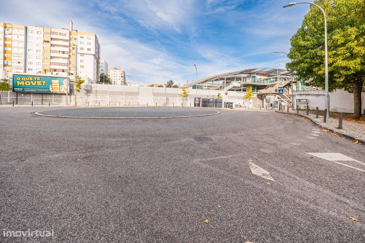 T2 a escassos passos da estação de comboio de Barcarena-48