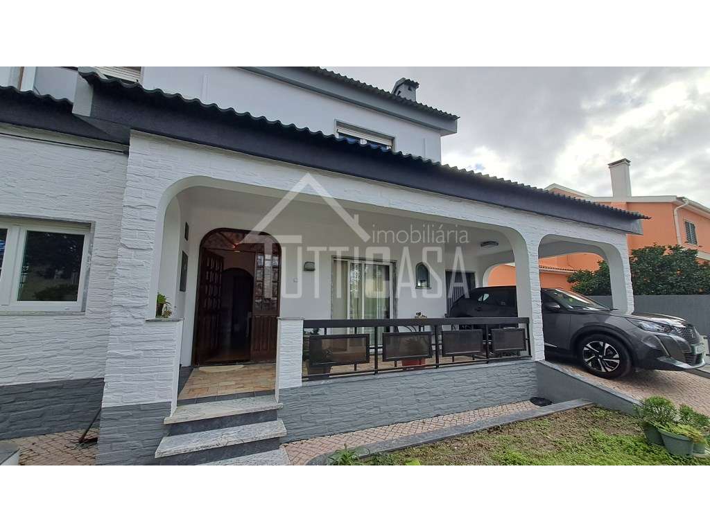 Moradia T4+1 em Amora-Seixal - Grande imagem: 4/17