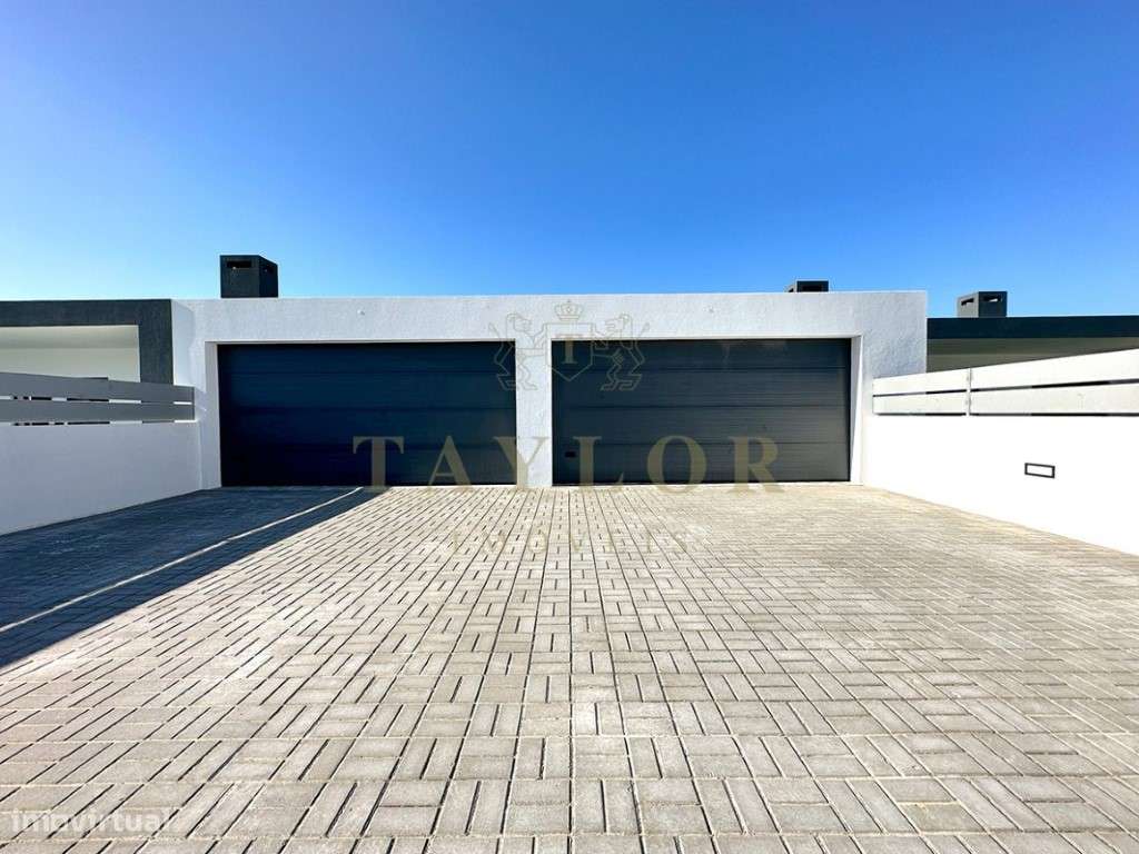 Moradia T4 térrea com 230m2 em condomínio privado, Azeitão-36