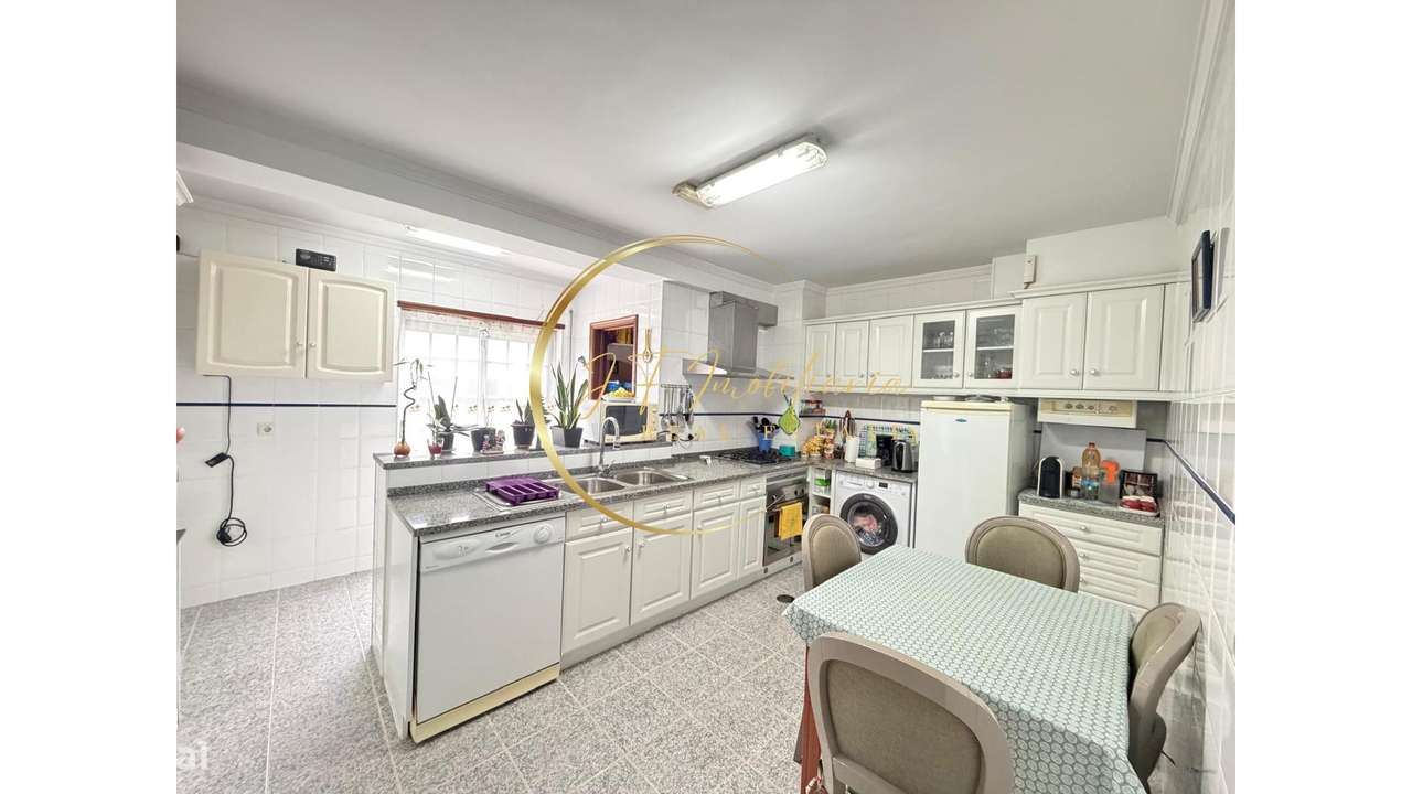 Apartamento T3 a 5 Minutos de Aveiro - Grande imagem: 1/36