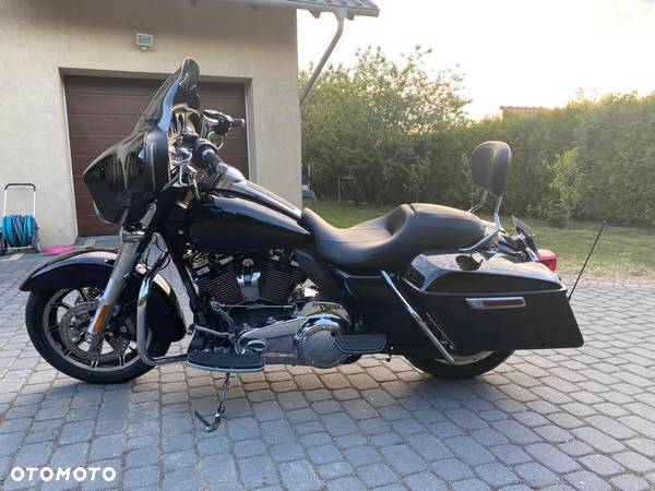 Harley-Davidson Touring Street Glide - 3