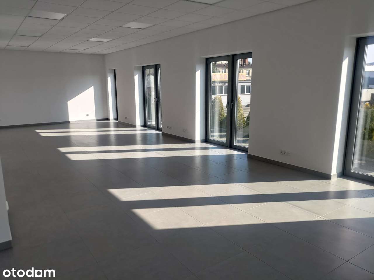 Lokal 81m2 biuro klimatyzacja własna łazienka aneks kuchenny parking - Pełny obrazek: 2/12