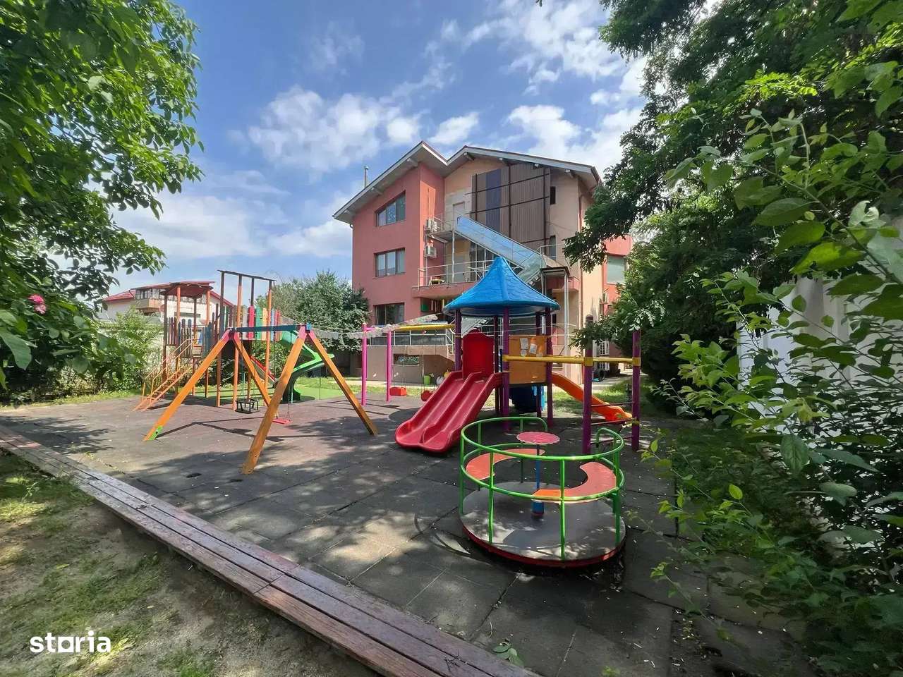 Casa 11 Camere De Inchiriat Militari Metrou-Pacii Curte 600 mp - Imagine principală: 1/20