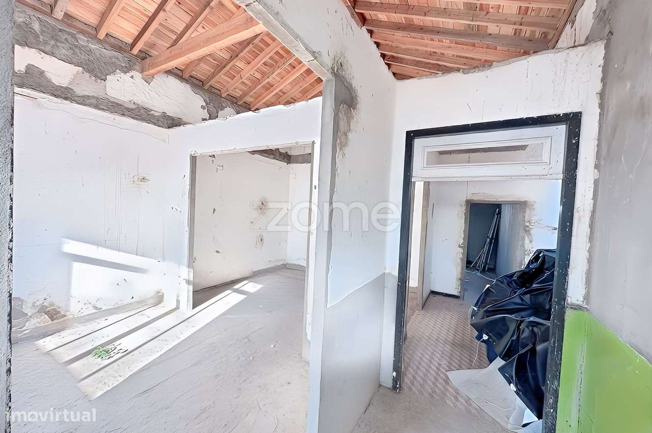 Moradia T4, Possibilidade de divisão em 3 Apartamentos, Vila do Porto - Grande imagem: 4/16