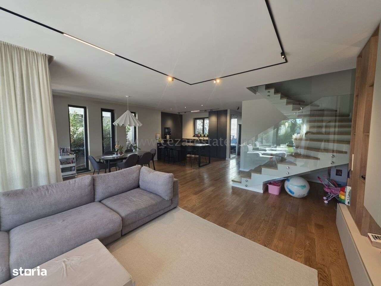 SUPER OFERTA! PIPERA  VILA ELEGANTA IN COMPLEX FINISAJE LUX - Imagine principală: 5/20