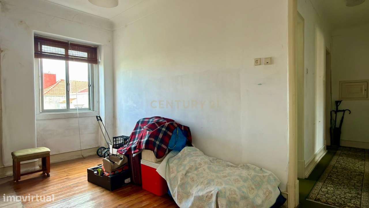 Apartamento T2 para Remodelação, Centro de Almada-7