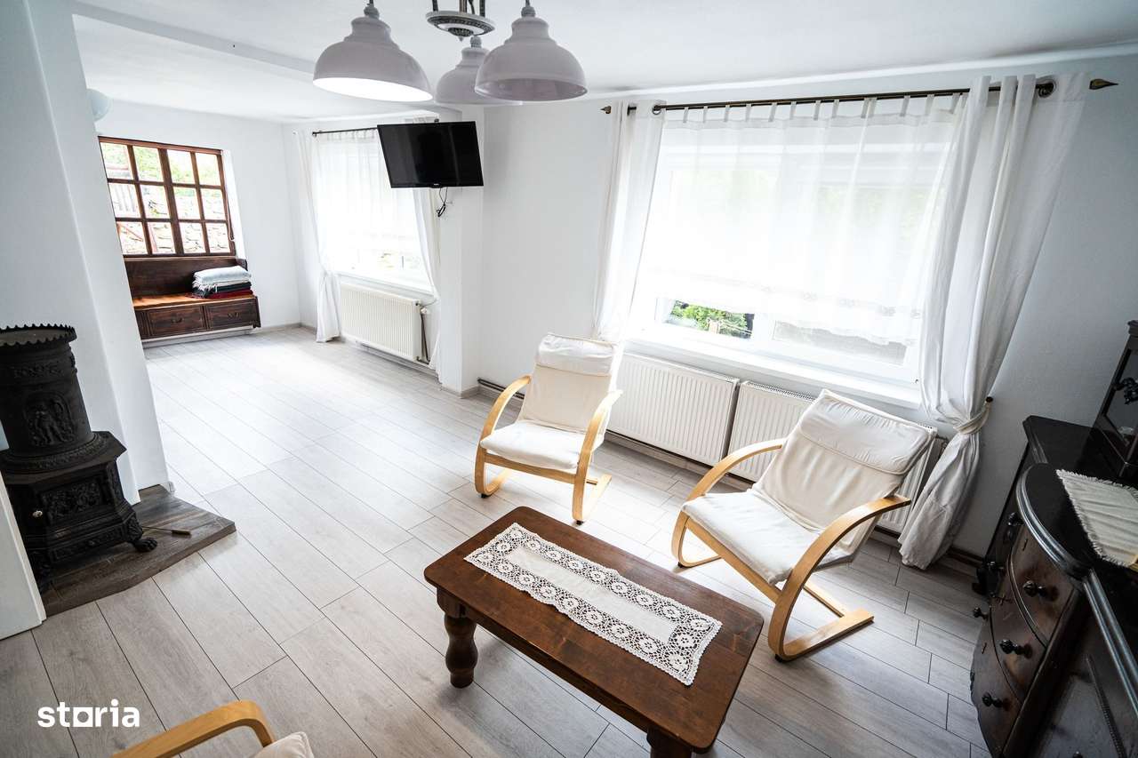 Casa 130 MP utili cu teren 2822 MP cu posibilitate destinatie comercia - Imagine principală: 4/13