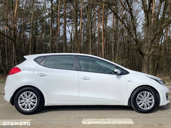 Kia Ceed - 8