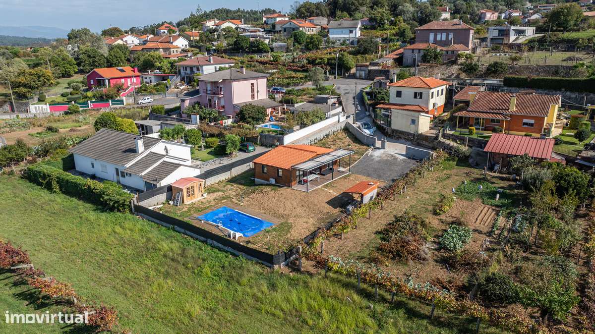 Moradia individual T2 térrea com piscina - Grande imagem: 2/37