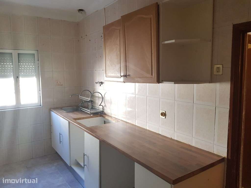 Apartamento T3 para Remodelar - Zona Calma da Covilhã - Grande imagem: 4/19