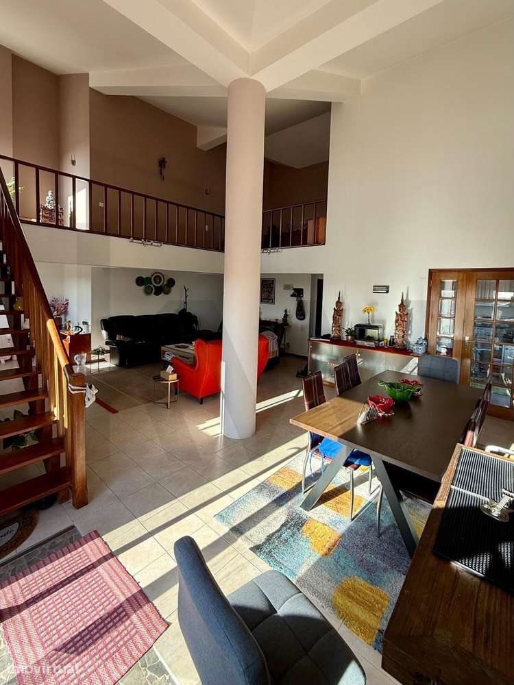 T4 no Último Piso com Terraço de 100m2 e Vista Panorâmica Deslumbrante-29