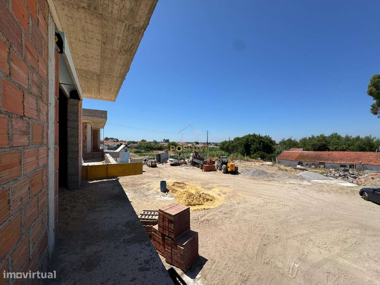 Nova Moradia T4 com Piscina na Vila de Azeitão-14