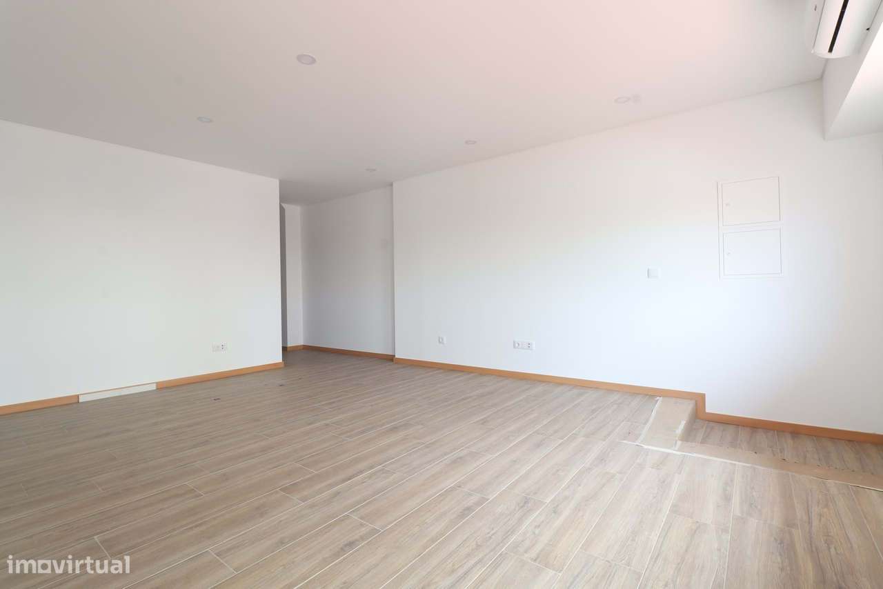 Apartamento T2 em Darque – Ideal para Famílias ou Investimento - Grande imagem: 4/25