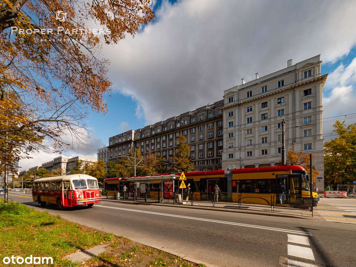 2 pokoje z oddzielną kuchnią w kamienicy Śródmieśc-0