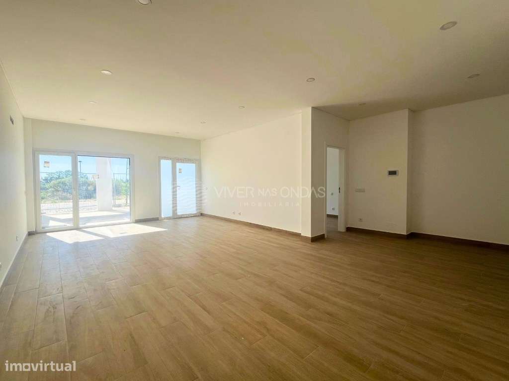 Moradia T4 de Luxo na Nova Urbanização da Caparica.-31