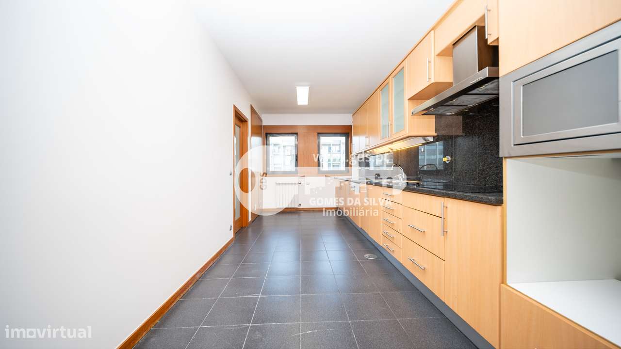 Apartamento T3 com Garagem – Rua José António Cruz, Braga (S. Vítor)-13