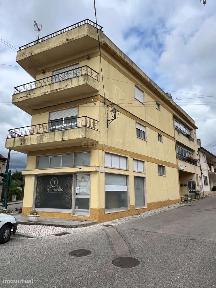 Prédio no centro do Avelar – Excelente oportunidade de investimento ou - Grande imagem: 4/9