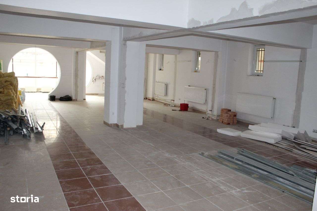 Spatiu 250 mp la demisol de inchiriat in zona centrala. Comision 0 - Imagine principală: 2/4