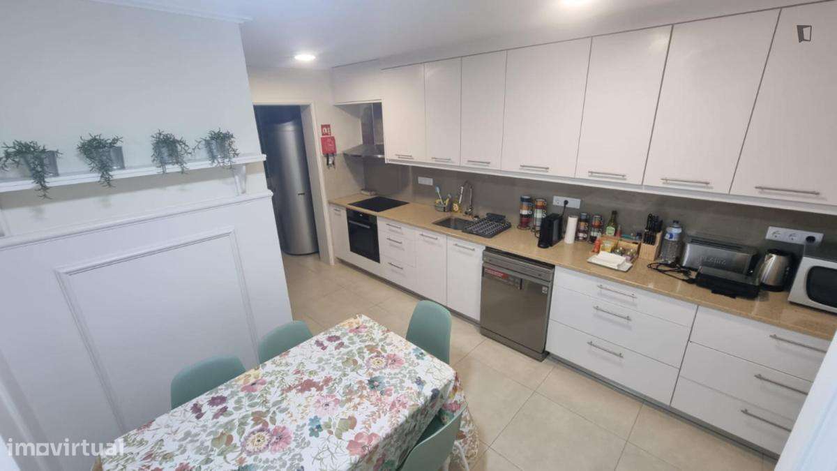 Quarto - localizado em Ponta delgada - Grande imagem: 3/10