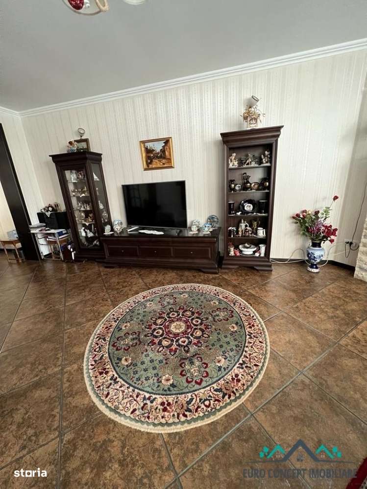 Casă de vânzare - zonă centrală Galați-1