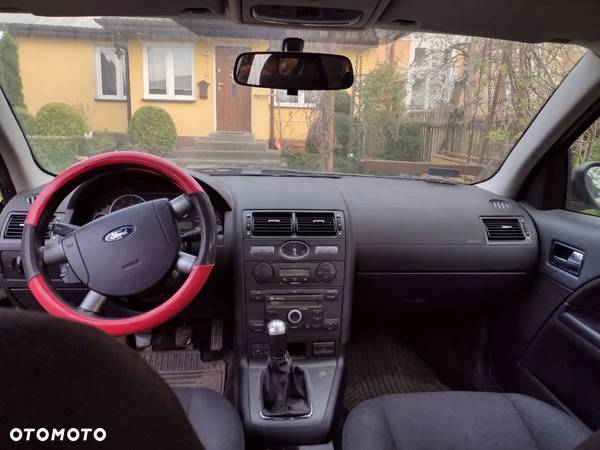 Ford Mondeo 1.8 Ambiente - 4