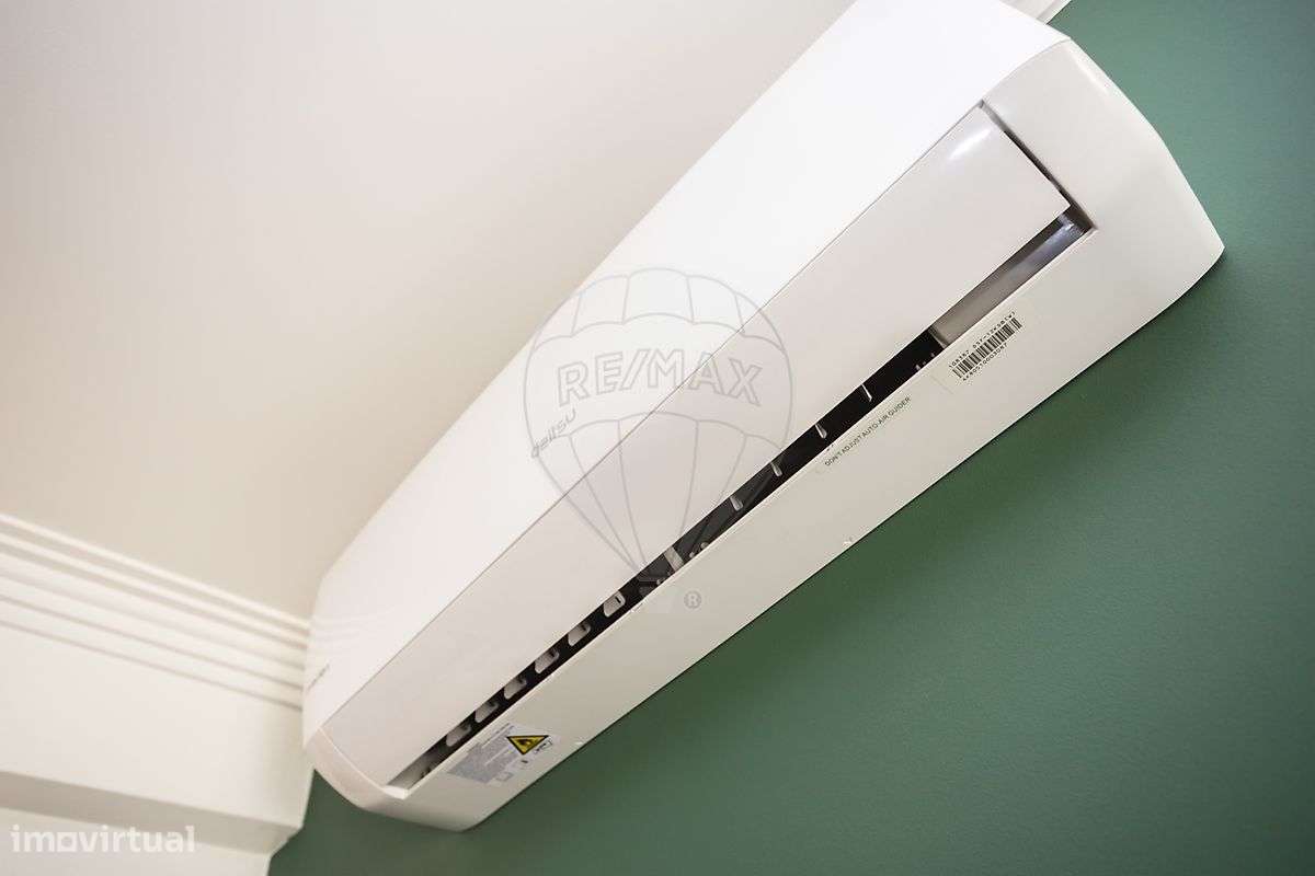 Apartamento T3 com box e varanda para Venda-16