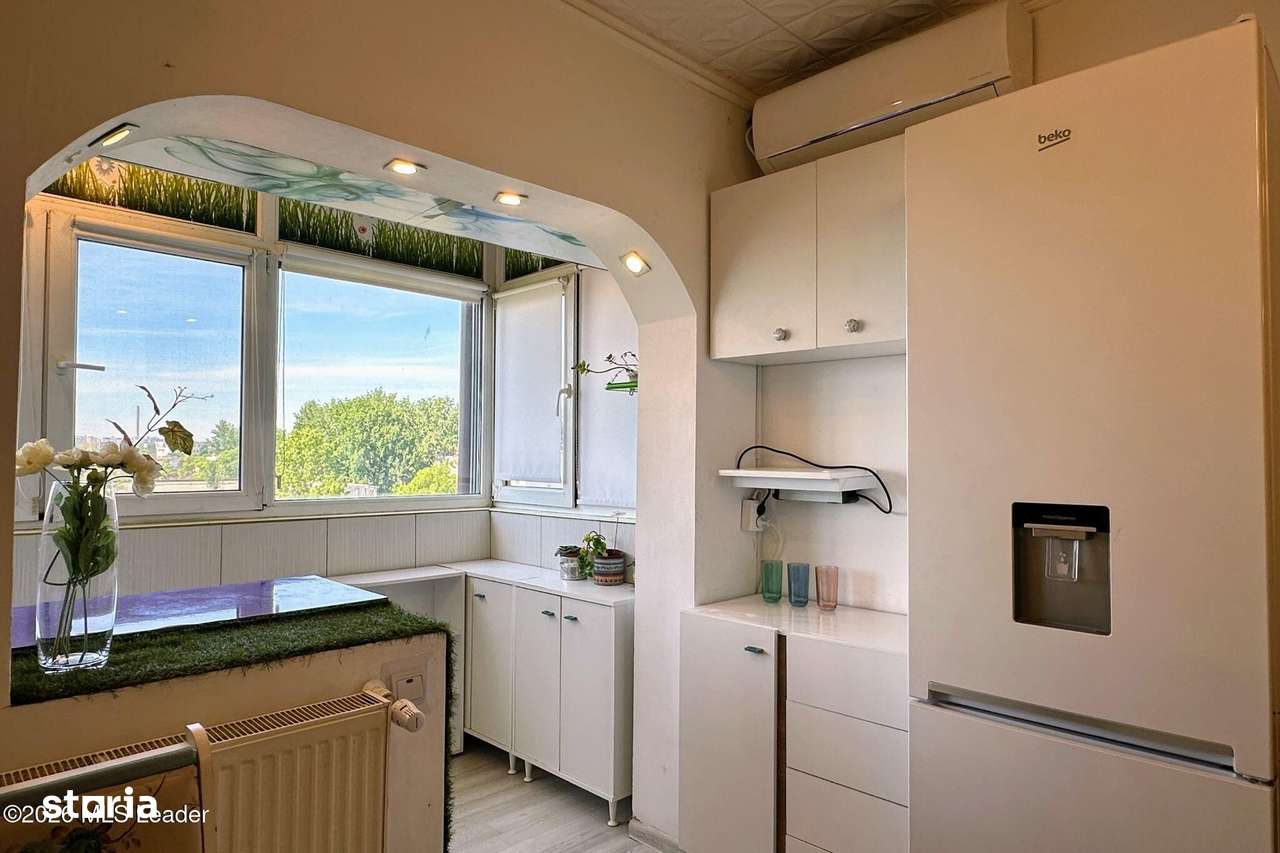 Fizicienilor - Lacramioarei, 3 camere 67 mp, pod 40 mp, modernizat