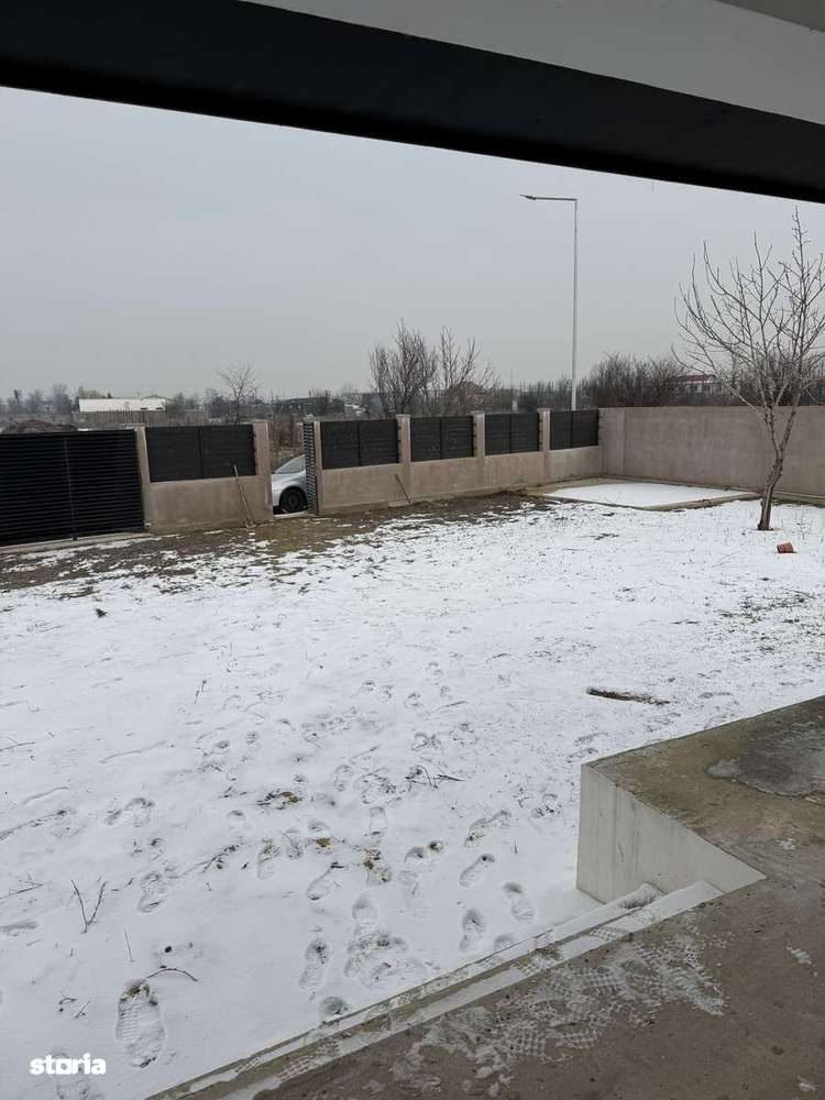 Casă de vânzare , Metro-6