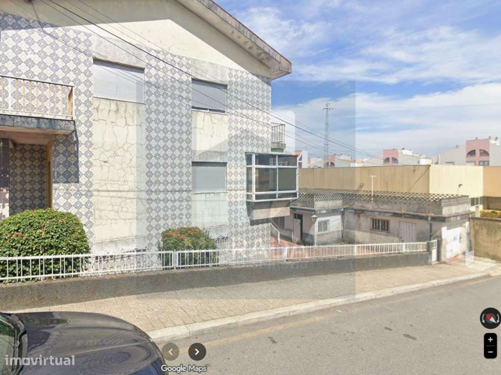 MORADIA DE 3 FRENTES || RIO TINTO - Grande imagem: 2/3