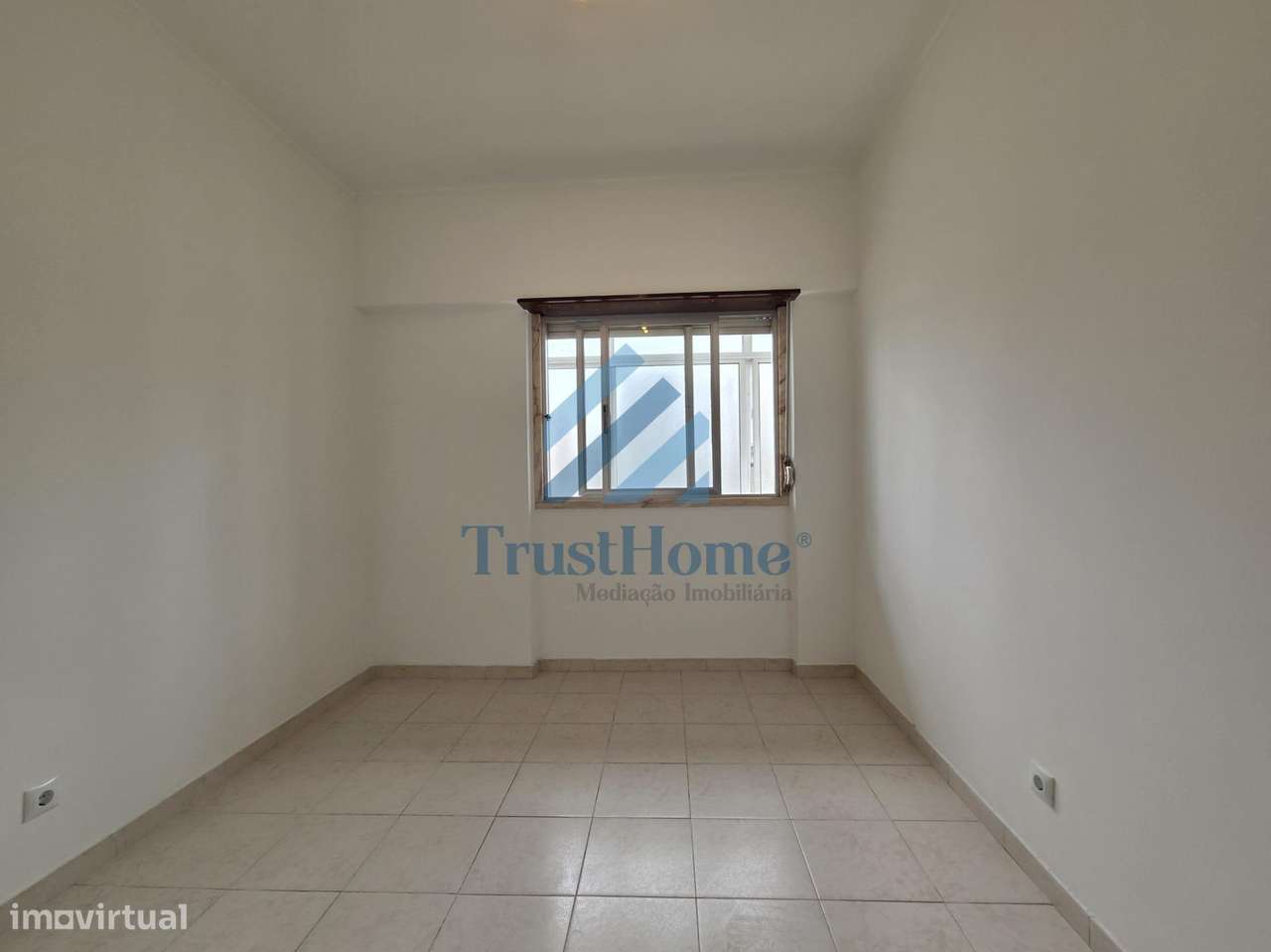 T2 bastante central em Paivas junto a Baía do Seixal-9