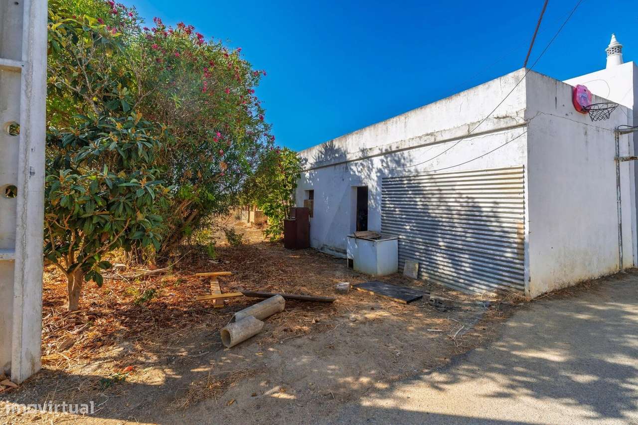 Moradia T4 com Terreno de 8480m2 em Bela Salema-37