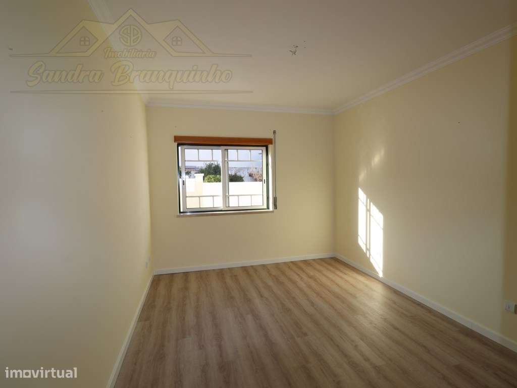 Apartamento T2 no centro Bombarral-6