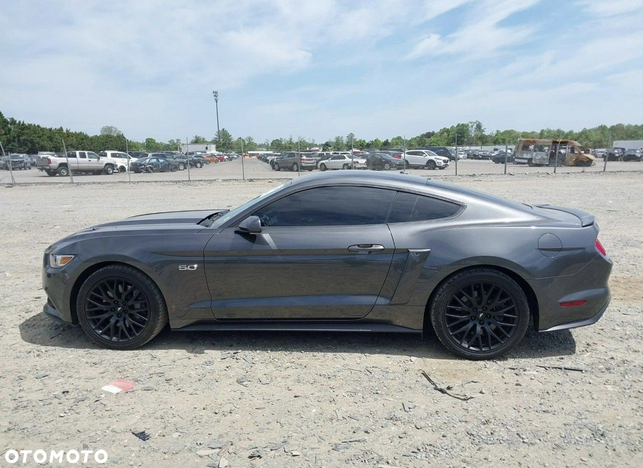 Ford Mustang - 5