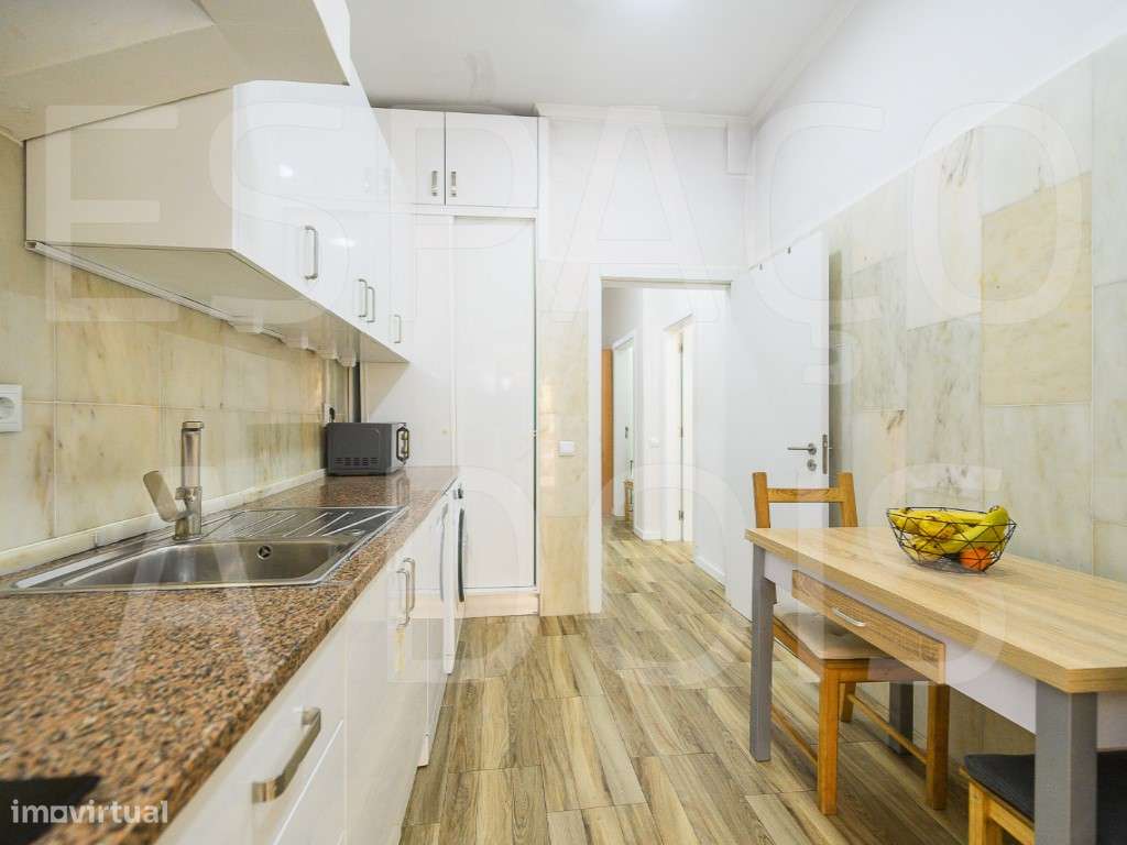 Amadora Centro | T3 Remodelado com 2 Suites e um Fantástico Logrado...-30