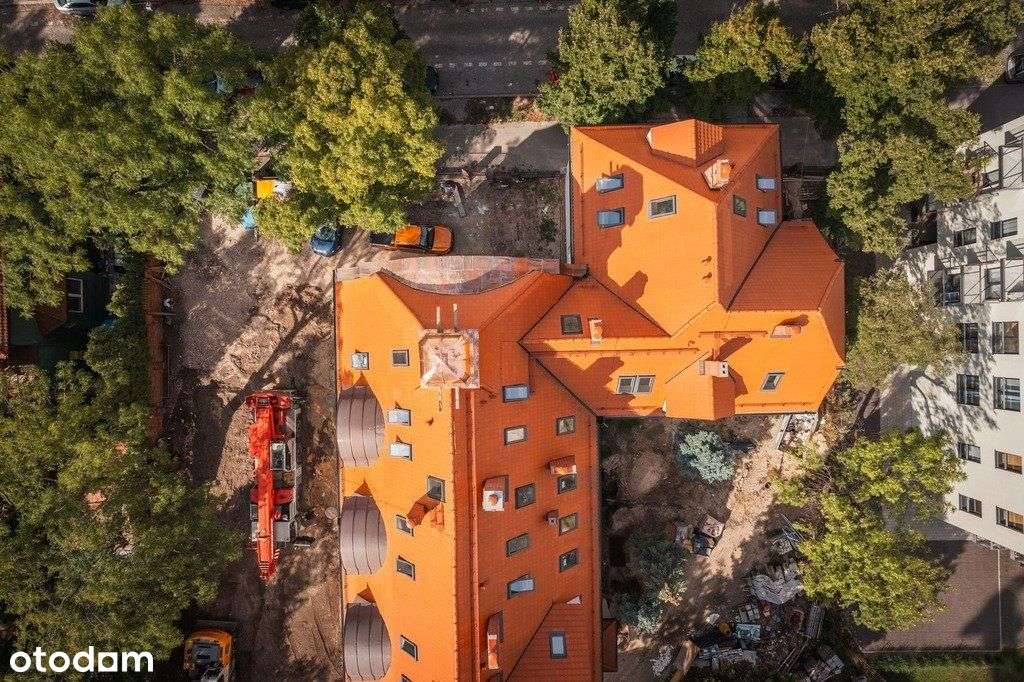 Dwupoziomowy apartament z własną przeszkloną wieżą-2