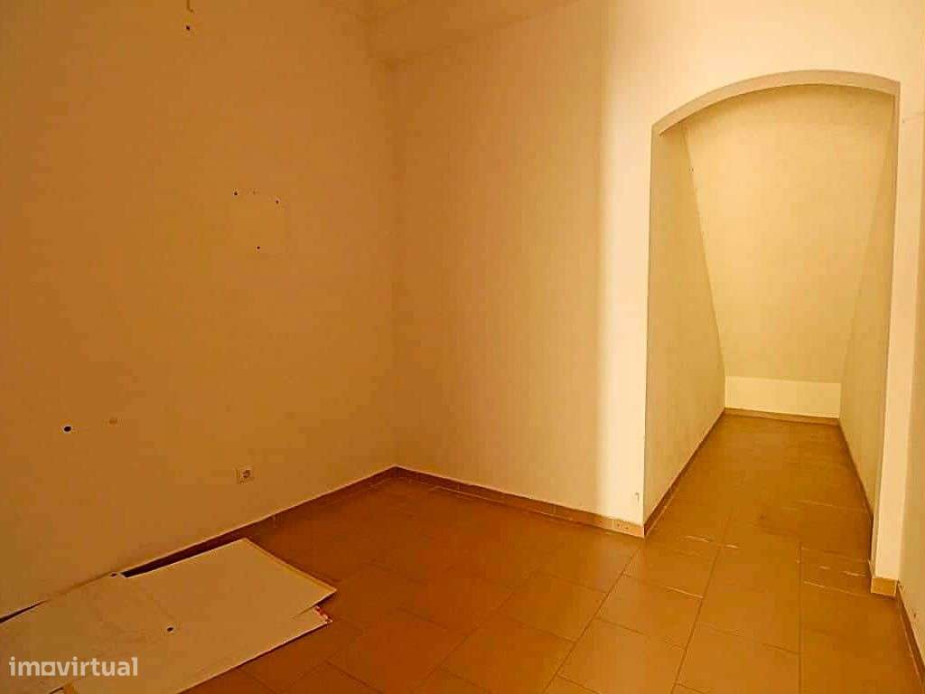 Loja com 2 Montras na Tapada - Grande imagem: 4/9