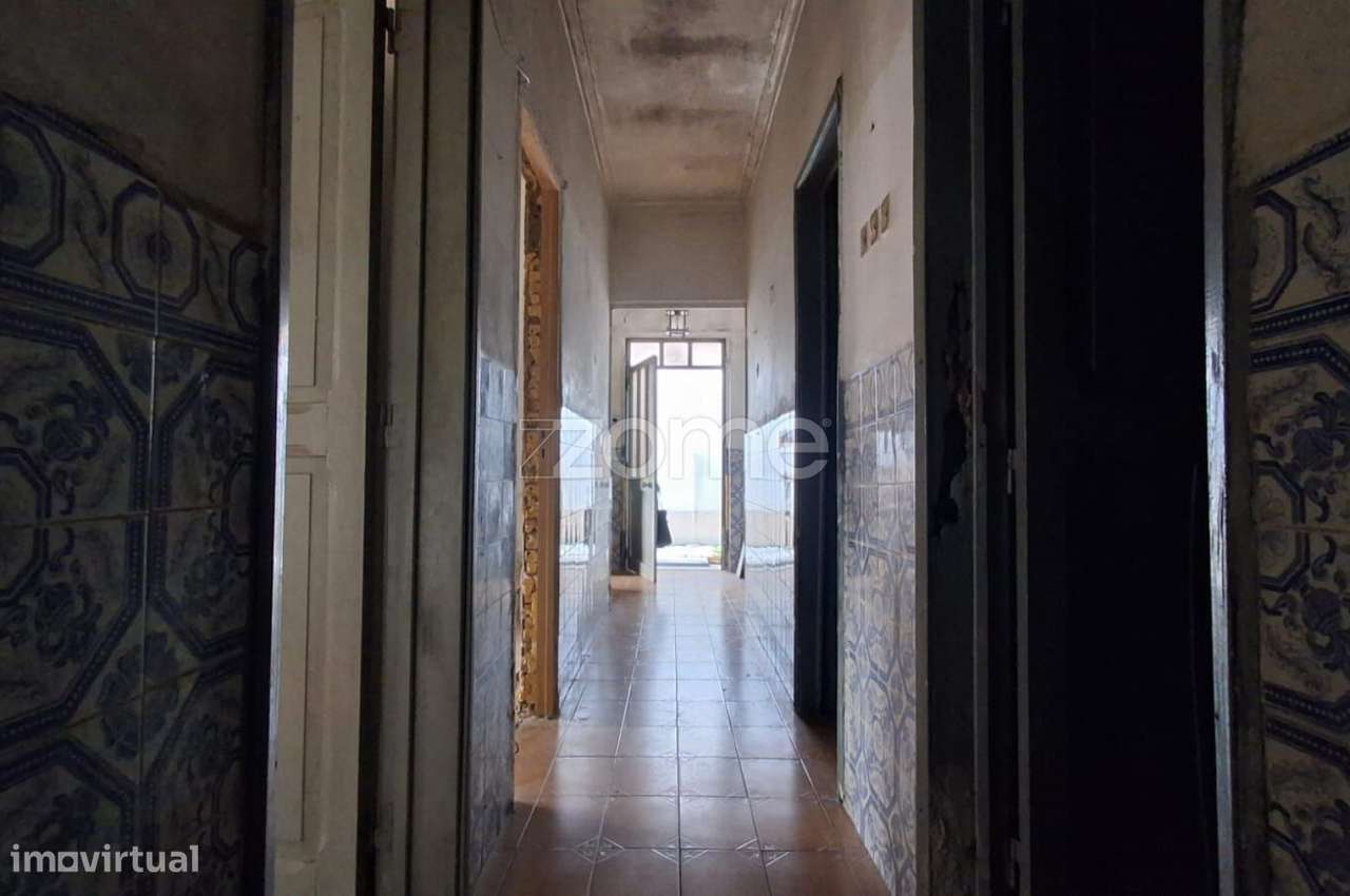 Moradia à venda na zona histórica da Pontinha-5