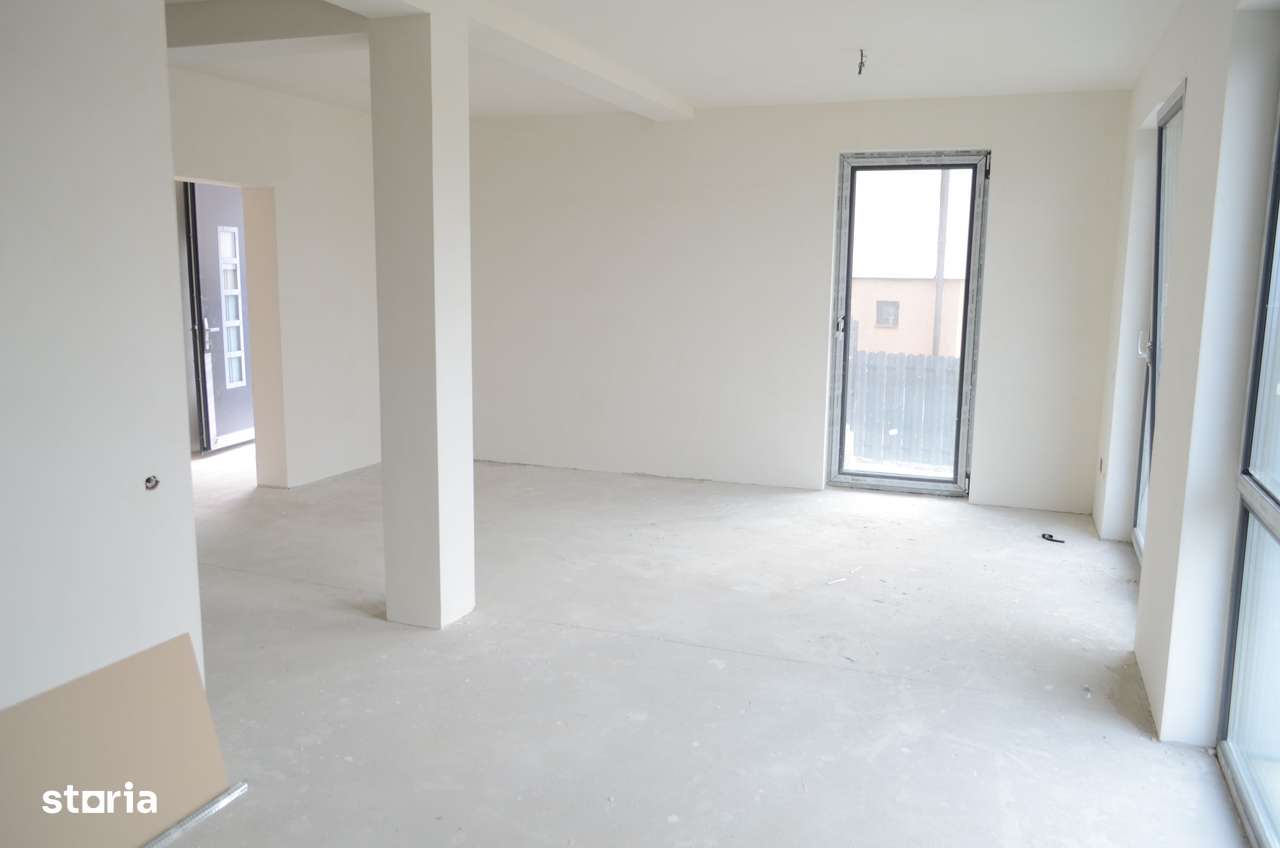 Casa cuplata (duplex) cu vedere panoramica in Dezmir-6