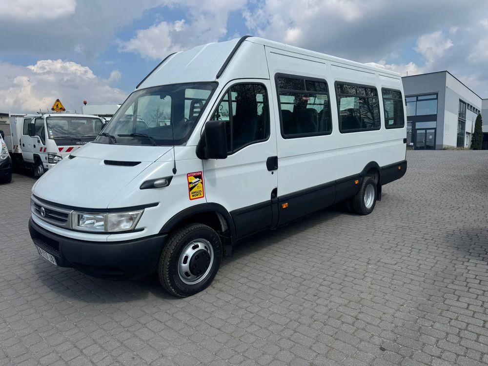 Irisbus Iveco daily klima tylko 157 tyś km z wojska francuskiego 17 osobowy 2006