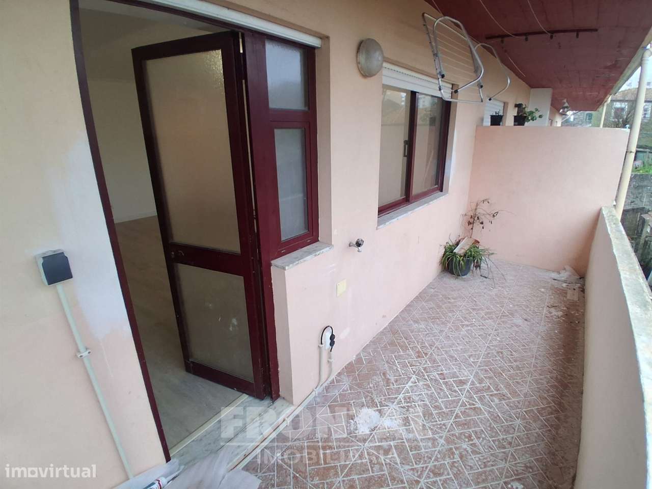 Apartamento T2 em Fase Final de Remodelação | Duas Frentes | Rio Tinto-13