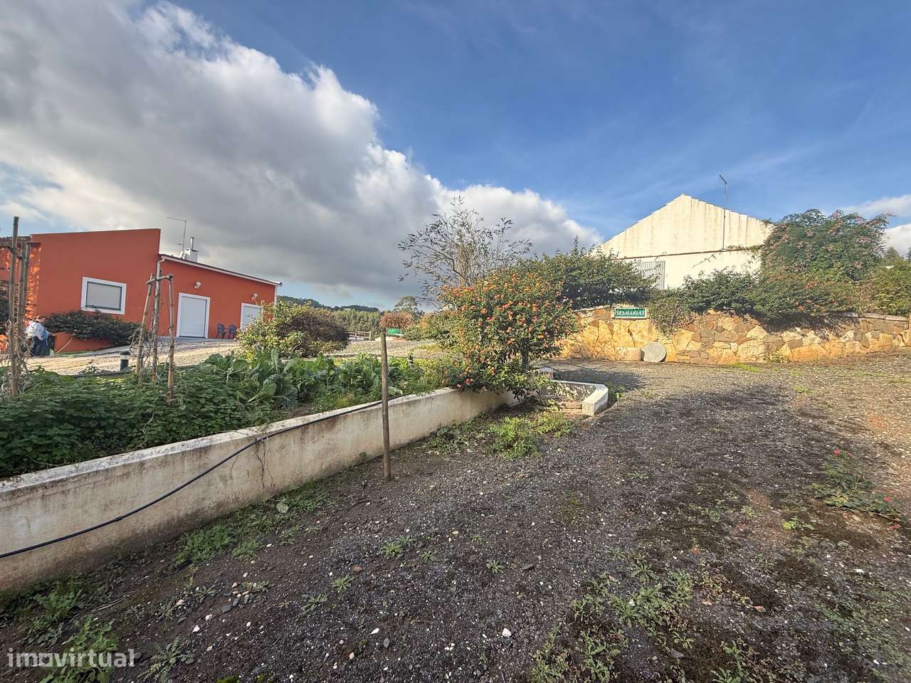 Quintinha com habitação, armazéns e terreno - Rio Maior-32