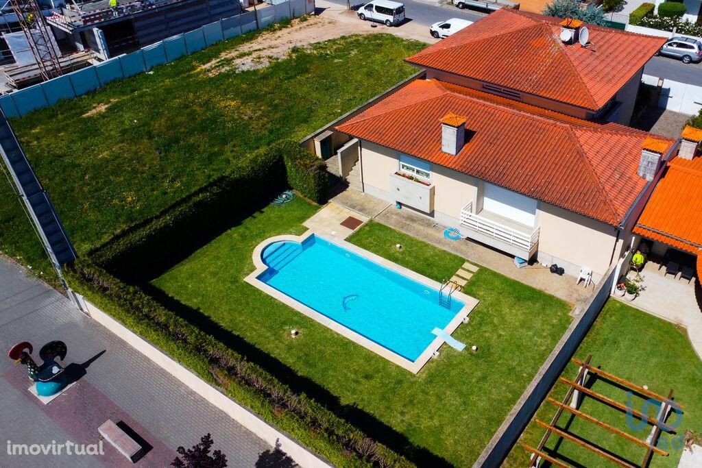 Casa / Villa T5 em Braga de 316,00 m2