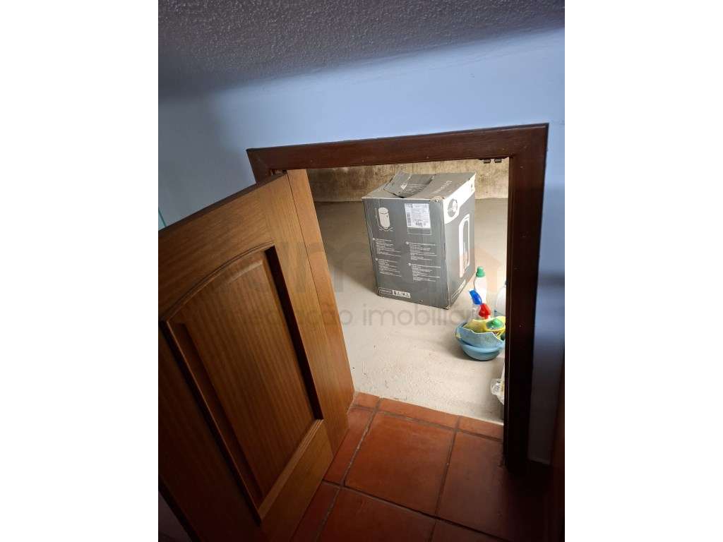 Moradia T5 em Lote Urbano de 5.135m2-45