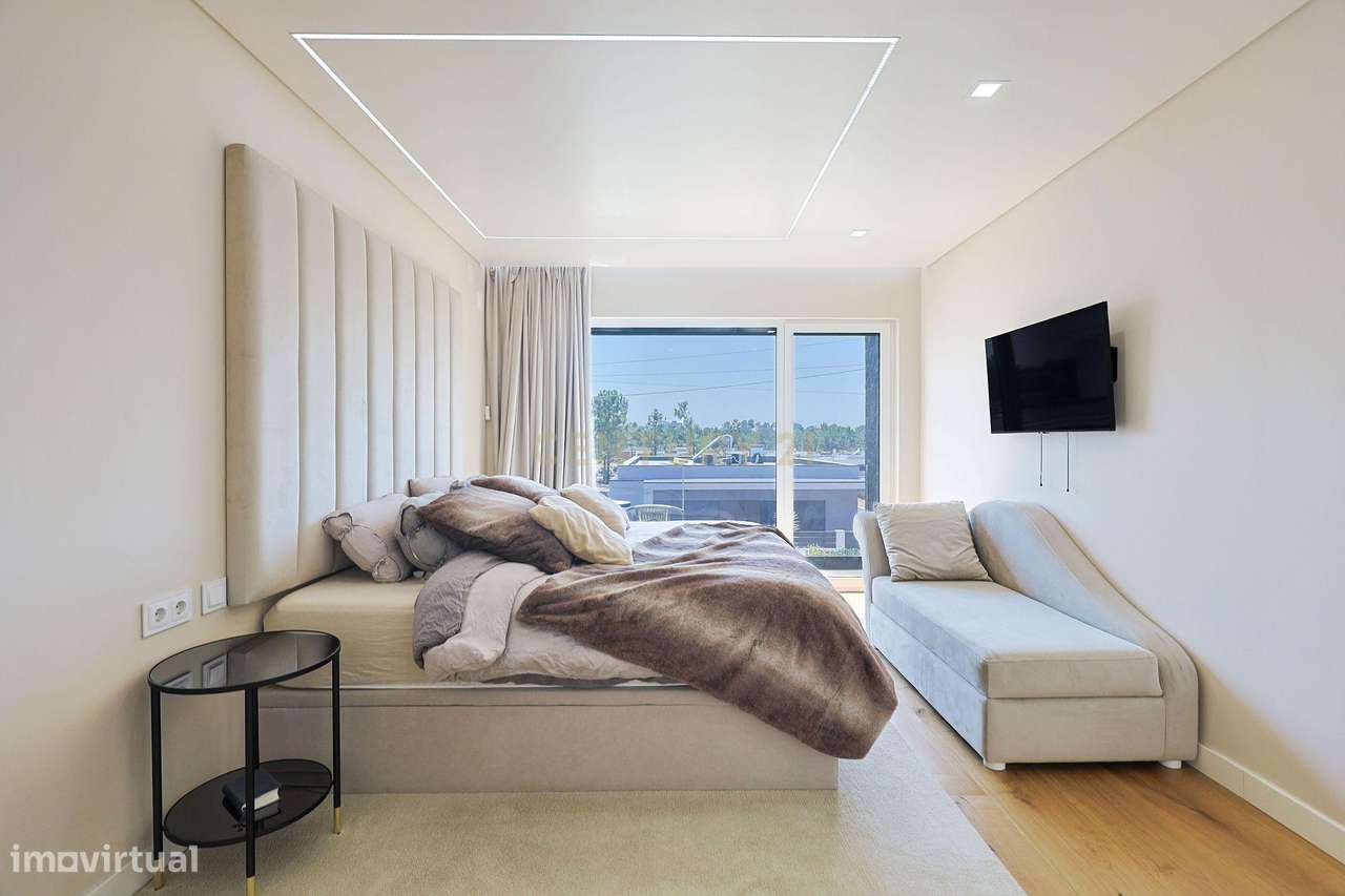 Moradia de Luxo | Duas Master Suites | Piscina de Água Salgada-19