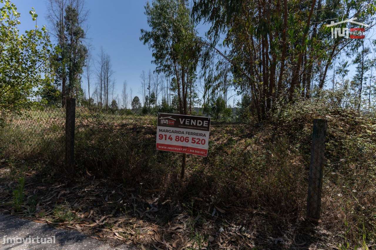 Terreno no centro de Caxarias com 1.349,65 m2 - Grande imagem: 4/9