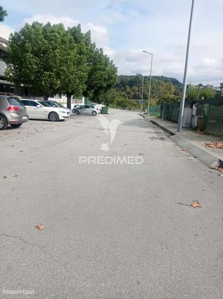 ? Lote de Terreno no Coração da Vila da Póvoa de Lanhoso - Grande imagem: 4/4