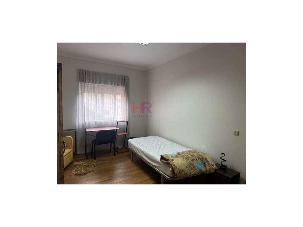 Arrenda-se Suite com serventia de sala e cozinha totalmente equipadas. - Grande imagem: 4/15