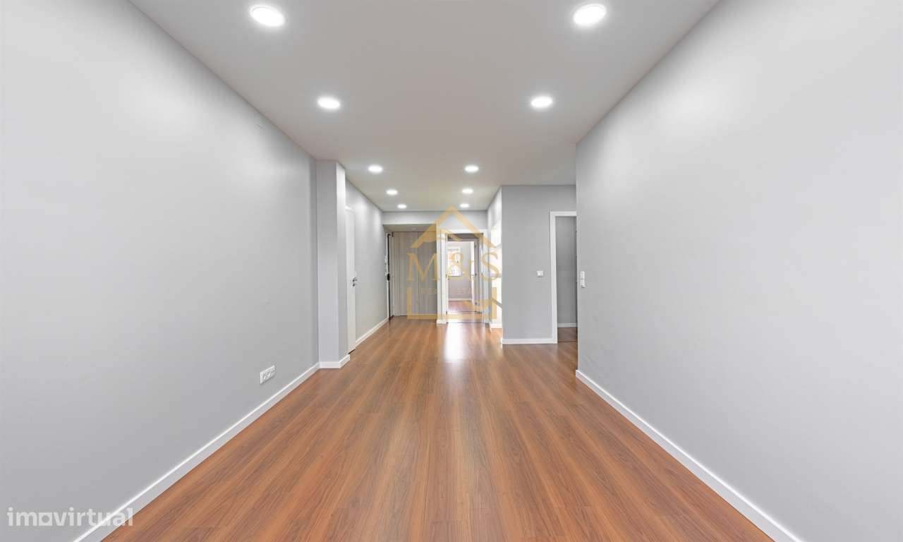 Apartamento T2 Remodelado, Jardim Privativo, Praça Velasquez- Porto-13