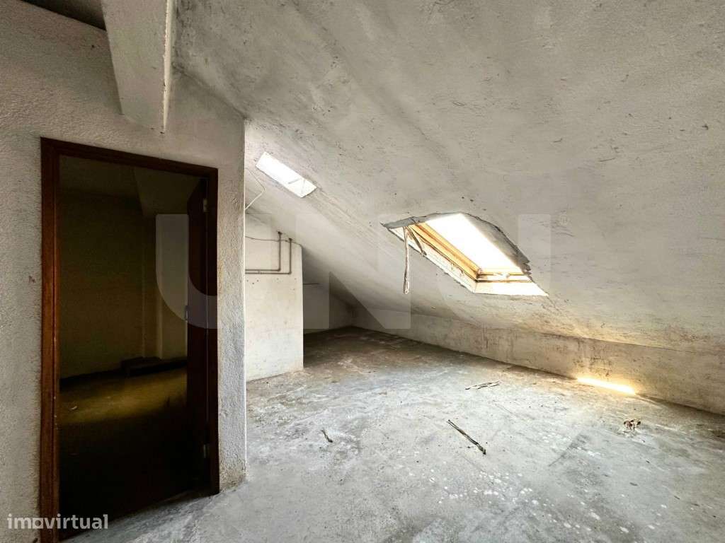 T4+2 com Varanda Panorâmica e Garagem Ampla - Conforto, Espaço e Ve...-23